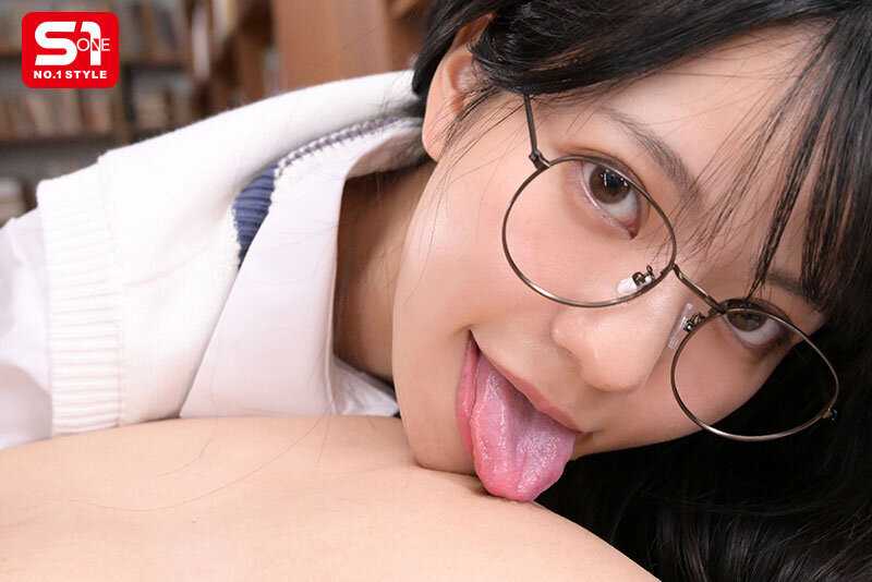 清楚系に見えてエロ妄想癖の文学女子と二人きりになったら…耳元でスッゴイ淫語囁かれながら強●勃起でヤラレちゃう。 浅野こころ