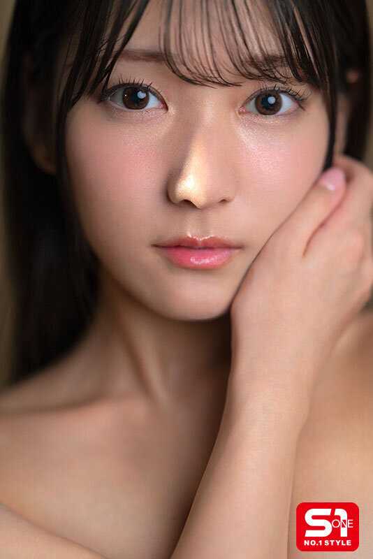 美少女と下品にとろける超濃厚ベロベロチュ～唾液性交 初美なのか