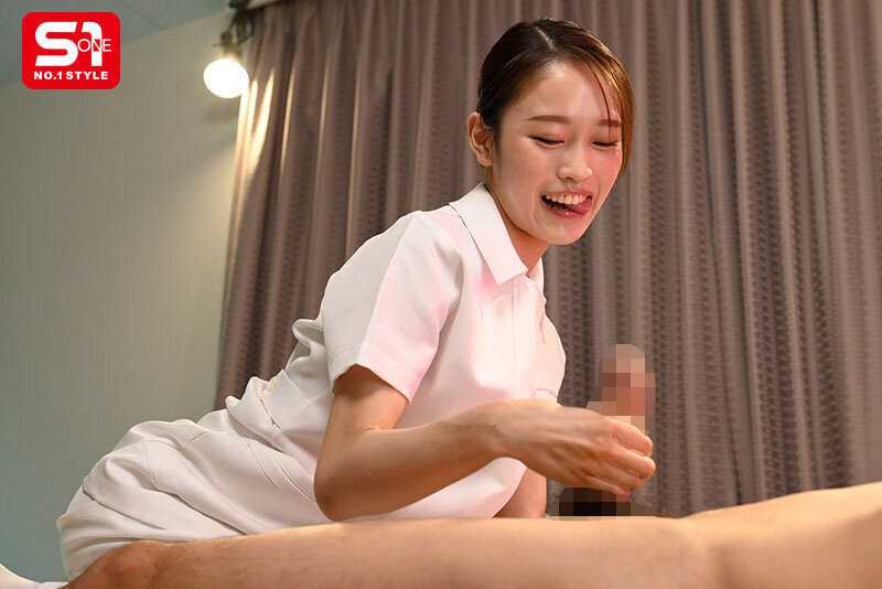 強靭な射精依存の暴走チ●ポ達を手厚く受け入れ身体を張った全力健診サポートでトロけるような快感射精へ誘う現役看護師 桜みお