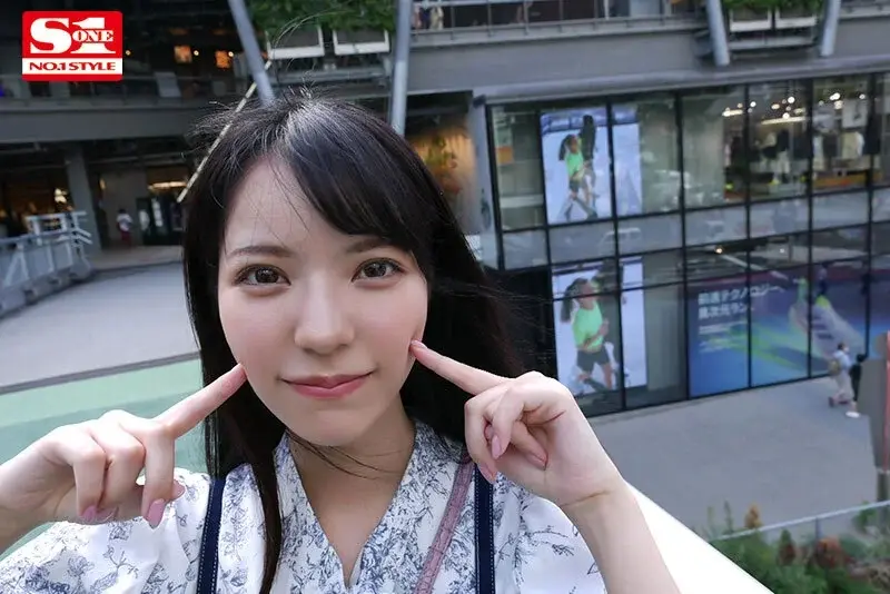 Behind her innocent appearance, she's a compulsive nymphomaniac!? On our first date, she reveals her true lustful nature, making me erect anywhere and aggressively riding me!! Asano Kokoro[Origin]