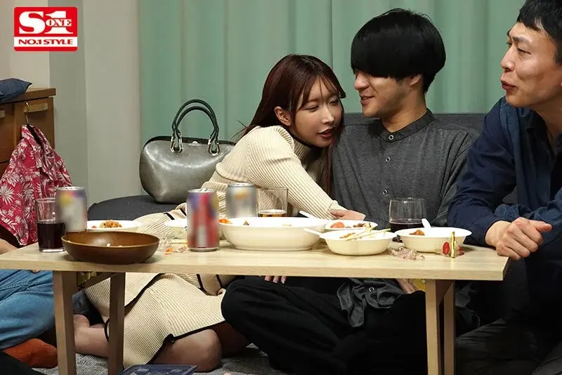 Since I wasn't popular with women, I joined a men-only drinking party... My seductive breasts caused a huge sensation! Drunk and wild 9-shot paizuri orgy