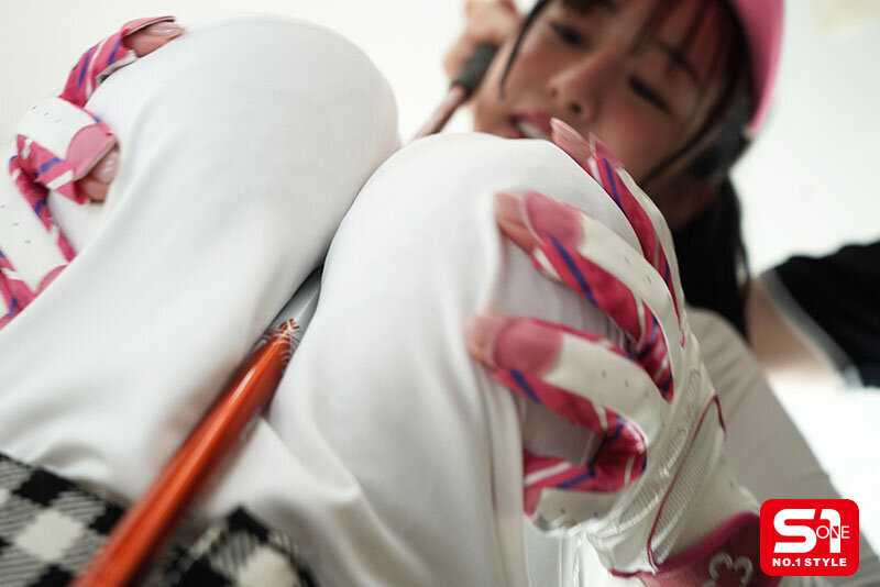 Unguarded Seduction - K-cup Athlete's Sweaty Flesh SEX! Surprising Breasts When Uniform Comes Off!! Kagura Momoka