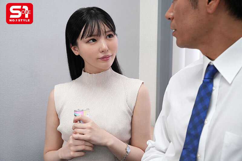 My cute and innocent subordinate who is two cycles younger than me is a devilish uncle killer who drives me a married woman crazy and moreover has an extremely high sex drive Kuroshima Rei