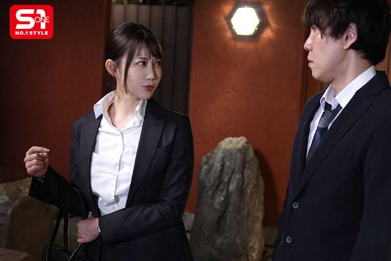 A cute but cheeky junior colleague who dislikes me, we missed the last train during a business trip and unexpectedly had to share a room. In the morning when I wake up, surprisingly she becomes affectionate like a sister and desires intimacy... Rika Natsuzora