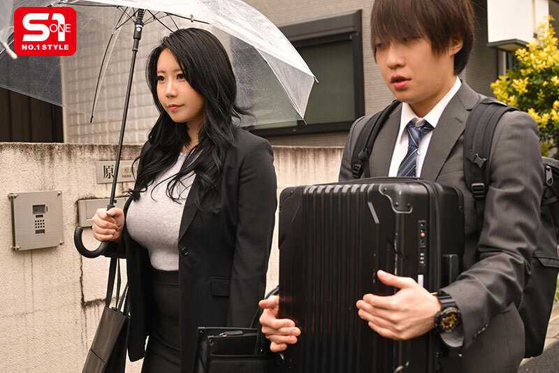 面倒見が良く優しいKカップの女上司とまさかの相部屋 AM0:00 酔った先輩は童貞の僕でも押せばヤレそうです みなみ羽琉