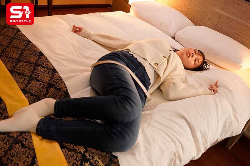 バイト先の地味なノーマーク女子と一緒に飲んだら… まさかのSEX大好きエロモンスターで精液透明になるまで何度もヌカれた。 兒玉七海