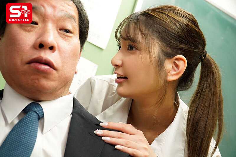 おバカな赤点J●からのエッチな提案「先生、一発ヌイてあげるから補習はナシで！」 倉木華