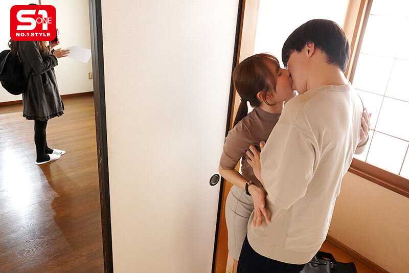 同棲のための物件を見に来たカップルが幸せそうな程彼氏を寝取りたくなっちゃう…おち●ぽ泥棒の不動産レディ miru