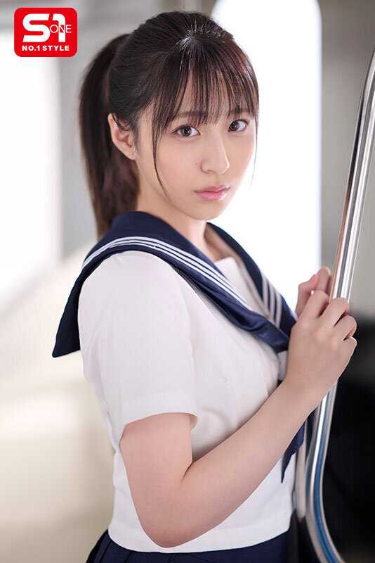 この女子学生、純粋そうに見えて中年教師に恋し、痴●師（他人）にも即沼る。 新木希空