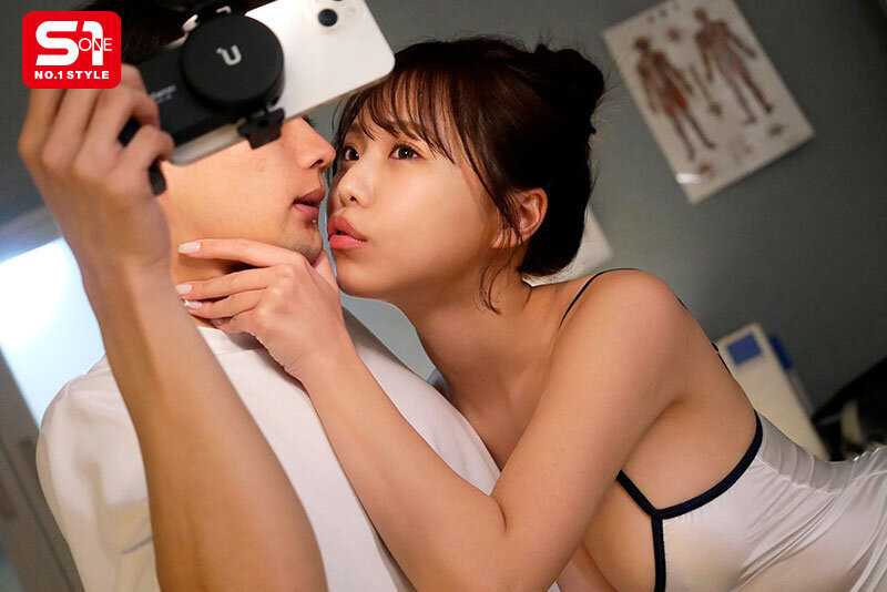 スクール水着で迫ってくる女子●生にあなたは我慢できますか？教え子の幼いカラダの誘惑に理性吹き飛んだ教師はメチャクチャやりまくった。 早坂ひめ