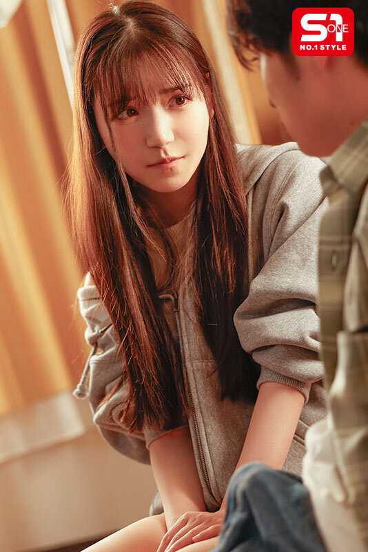 近い！近い！！近い！！！超至近距離で100％キスできる雰囲気を出してくる彼女のあざと妹 三田真鈴