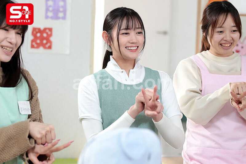 息子の保育士さんは気遣いの女性… そして父兄から迫られると 断りきれずヤラせちゃう女… 明日葉みつは