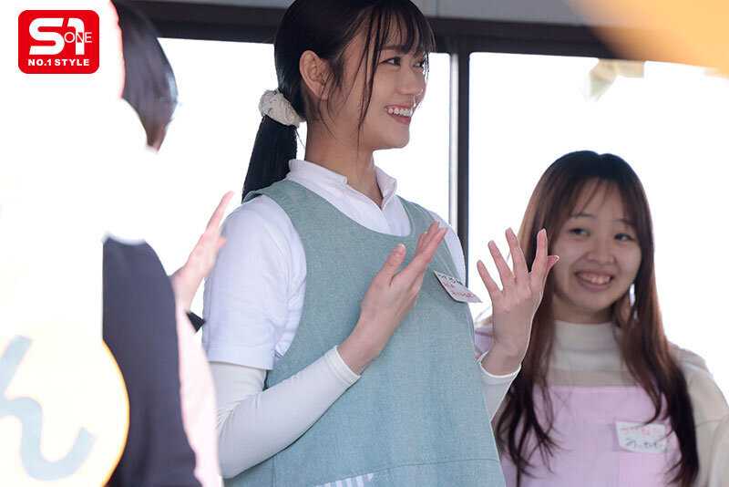 息子の保育士さんは気遣いの女性… そして父兄から迫られると 断りきれずヤラせちゃう女… 明日葉みつは