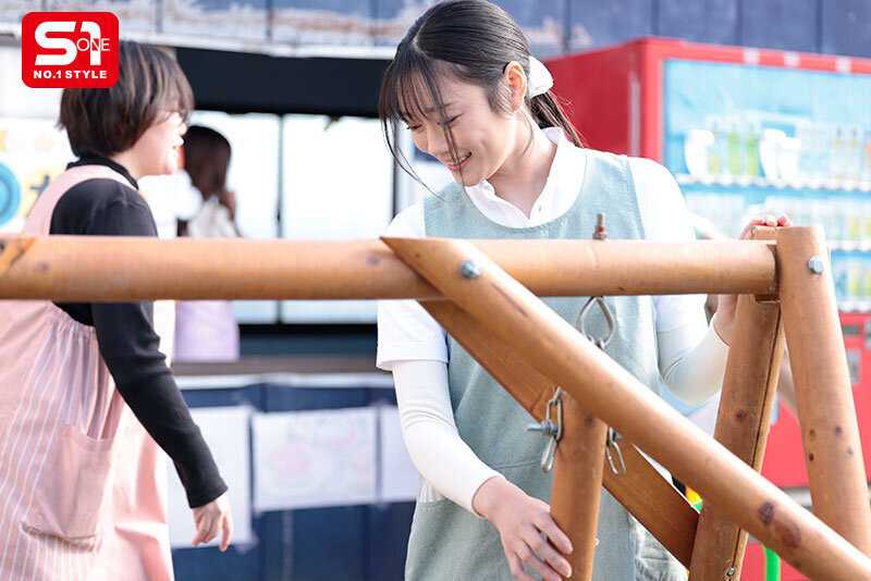 息子の保育士さんは気遣いの女性… そして父兄から迫られると 断りきれずヤラせちゃう女… 明日葉みつは