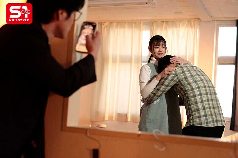 息子の保育士さんは気遣いの女性… そして父兄から迫られると 断りきれずヤラせちゃう女… 明日葉みつは