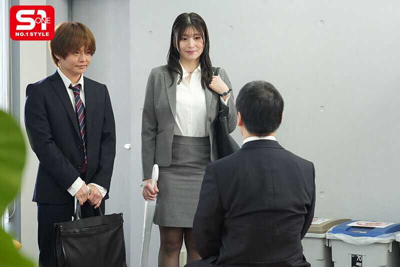 ダイナミックボディな巨乳美女のイタズラ誘惑を真に受けた童貞部下が10射精 Iカップキャリア女上司相部屋 東実果