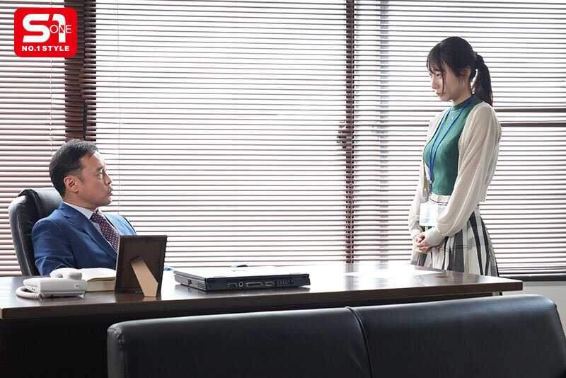 下着メーカーに今も残る下劣ハラスメント… 仕事の出来ない女子社員（25）は、ランジェリー着用しか許されない。 篠真有