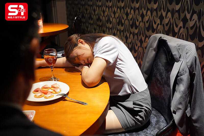 優しくてピュアな最愛彼女が大嫌いな老害クソ上司とのセクハラ交尾でメス化していたなんて… 川越にこ