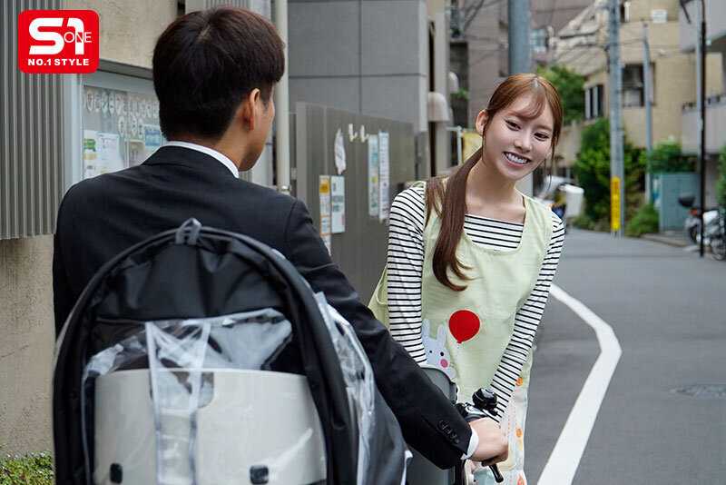 妻子が実家に帰省中、自宅にM女専門デリヘル呼んだら…来たのは長男通う幼稚園で噂の美人先生！ 弱み握って限界イラマ、首絞め、本番強要、何でもありのSM調教3日間！ 楓ふうあ