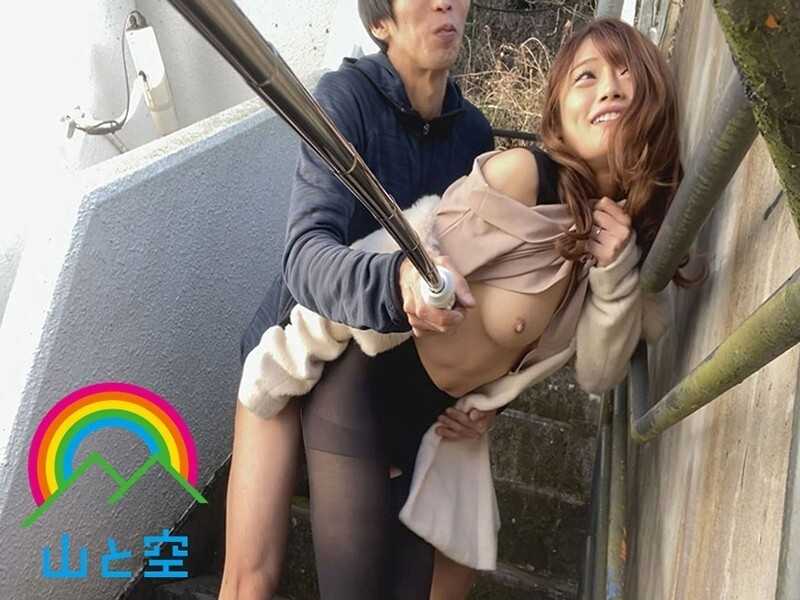 原宿のタピオカ屋でバイトするド淫乱ギャル妻（ノリ軽すぎwザーメン好きすぎw）男の夢を煮詰めたような美巨乳尻エロボディを所構わず野外でご開帳◆見せたがり露出狂のセフレひなちゃんですw 七瀬ひな