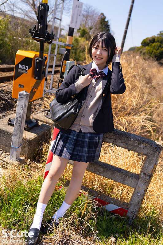 放課後はお泊りSEX。制服マゾ美少女はイラマしてすぐ入れたい！虹村ゆみ