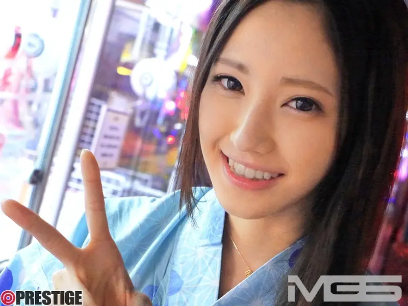 Amateur Strip House Special - First Subject: Erika Momotani