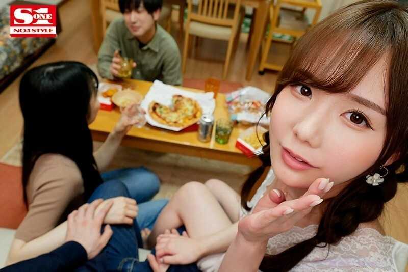 すぐそばに嫁がいるのに僕に跨りヒソヒソ密着誘惑してくるささやき淫語お姉さん miru