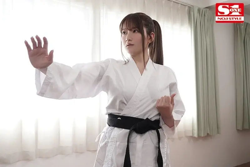 Dream collaboration between manga-like J-cup divine breasts Mei Washio and Crimson! A woman who was continuously molested for one year