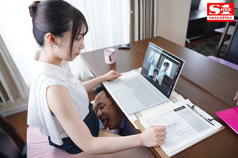 痴女ハラ 若女社長に逆らえず勤務中にイカされ続ける中年平社員の僕 潮美舞