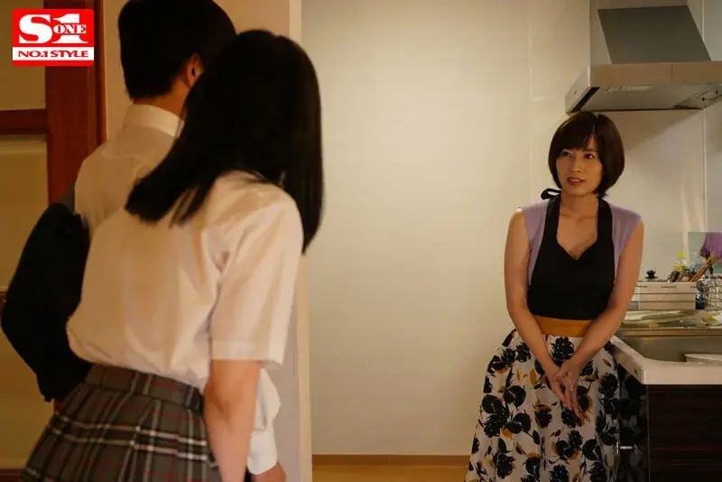 The Soft and Large Breasts of My New Mom - Days of First Experience Lessons with Saki-san as Her Son. Starring Saki Okuda[Origin]