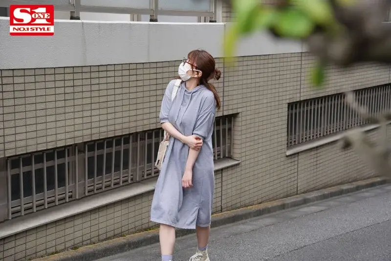 After a month of abstinence, Mei Washio unleashes her pent-up energy in a 10-hour endless intimate session, with her magnificent chest swaying vigorously as she experiences intense pleasure and releases passionate screams