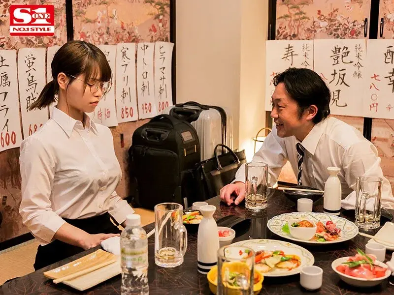 Trapped in a Business Trip Room Setup by the Hated Harassing Boss... The Big-Breasted New Office Lady with Exposed NSFW Account Unexpectedly Reaches Climax. Kaede Hinata[Origin]