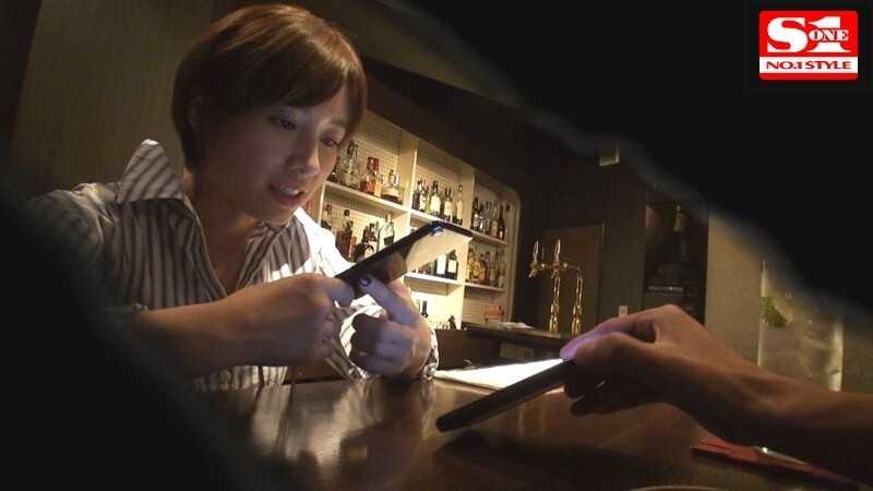 Real Hidden Camera Documentary! Over 42 days of closely following Saki Okuda's private life, capturing the entire process of her falling for a handsome pickup artist who approached her four times pretending it was coincidental[Origin]