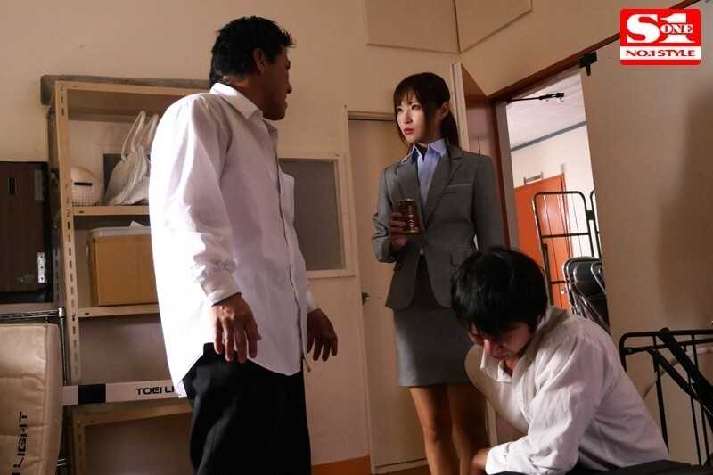 New Female Teacher Violated - I Was Assaulted by Students in Front of My Lover - Moe Amatsuka[Origin]