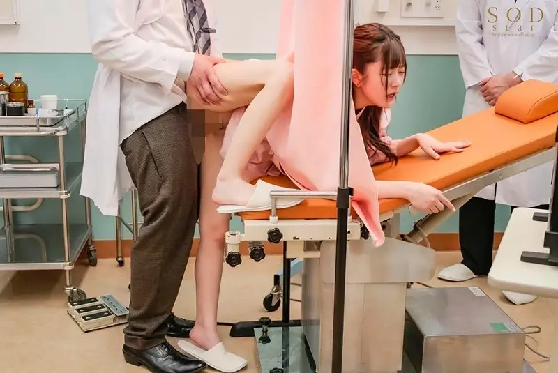 Office lady Hikari Aozora targeted by an evil doctor during her first medical checkup... reluctantly reaching climax while trying to suppress her moans during the harassment examination[Origin]