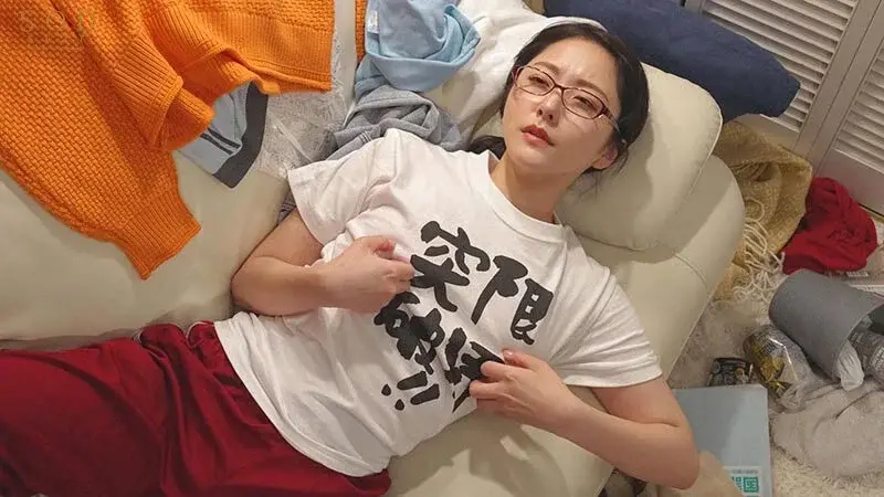 A 5th-year student still dreaming of college life who is addicted to nipple play! As their tutor, I'm troubled having to assist with both exam preparation and sexual needs since they can't focus on studying without playing with their nipples. Hikari Aozora (24)