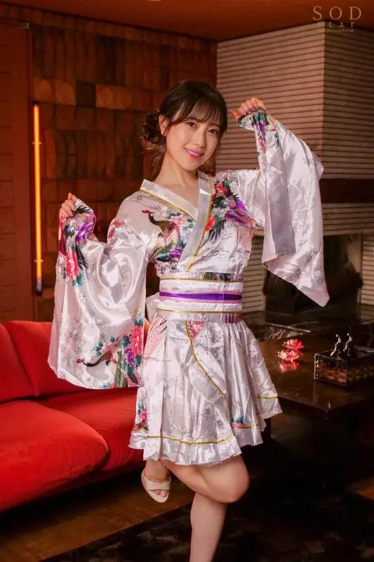 Five-Star Celebrity Service at Hills: 5 Ultimate Pleasure Scenarios with Yotsuba Kominato - A premium entertainment establishment where talented performers guide you to the peak of satisfaction through exquisite hospitality[Origin]