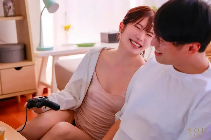 An illicit physical relationship that began when confessed to by her best friend. A few days of betrayal and cohabitation filled with passionate double infidelity, where the first-time creampie felt so good that they couldn't stop making love. - Ruu Totsuka