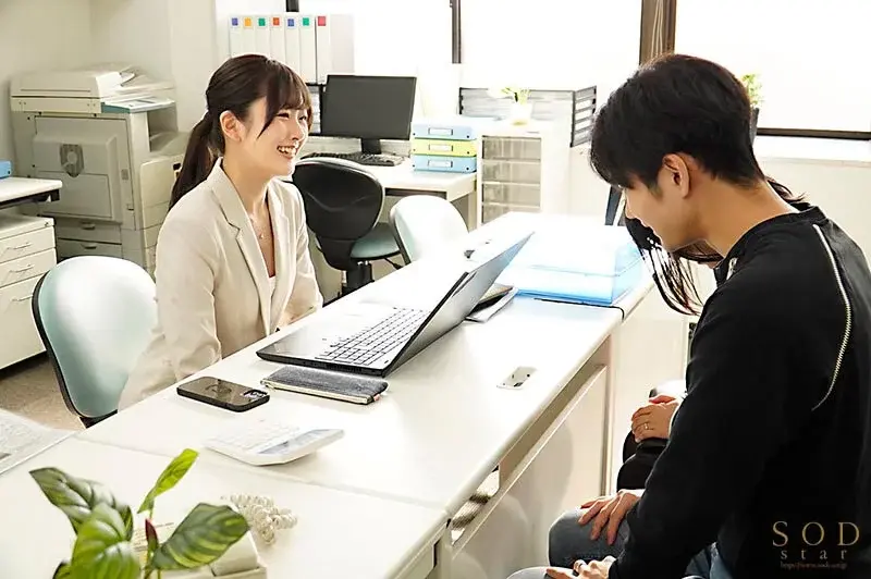 Real Estate Lady's Raw Creampie Sales Strategy - Seducing a Newlywed Husband During Property Viewing to Close the Deal - Hikari Aozora