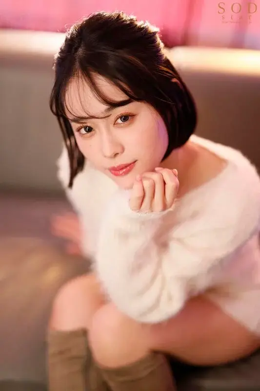 Seduced by a Super Hot Lounge Hostess! Wild Hip-Grinding Raw Creampie Action Inside the Club! MINAMO