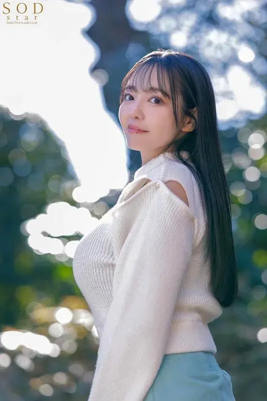 During the New Year holiday, while visiting home, I confided in my childhood friend who had grown incredibly cute about my inability to climax with her vagina. She then let me practice internal ejaculation with multiple raw creampies. - Momona Koibuchi[Origin]