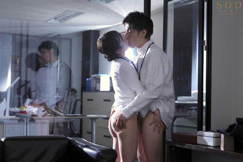 After a drinking party, I had a one-night stand with a disliked colleague, but his penis fit so perfectly deep inside my vagina that I experienced the most intense orgasm of my life... Even though I don't like him at all, I kept having sex with him again and again - Komine Yotsuba