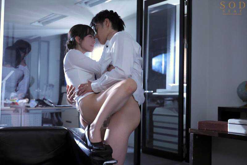 After a drinking party, I had a one-night stand with a disliked colleague, but his penis fit so perfectly deep inside my vagina that I experienced the most intense orgasm of my life... Even though I don't like him at all, I kept having sex with him again and again - Komine Yotsuba