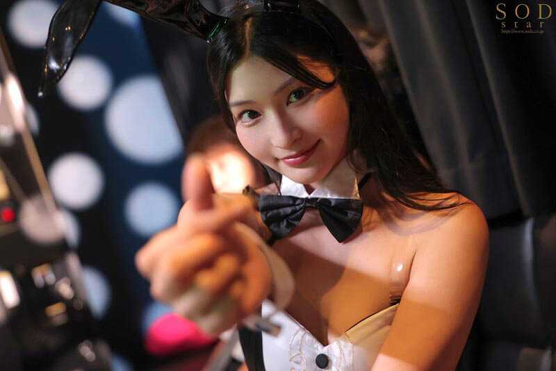 A bunny girl who was seriously loved by a younger college student turned out to be a single mother. A young wife who accepts my introverted uncontrolled sexual desire and allows creampie in a messy apartment while busy with child-rearing. Honjo Suzu[Origin]