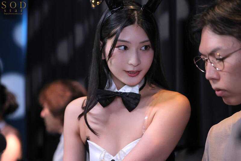 A bunny girl who was seriously loved by a younger college student turned out to be a single mother. A young wife who accepts my introverted uncontrolled sexual desire and allows creampie in a messy apartment while busy with child-rearing. Honjo Suzu[Origin]