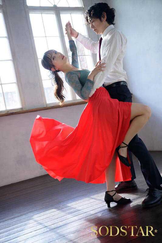 Social dance instructor has an affair with a married middle-aged salaryman student[Origin]