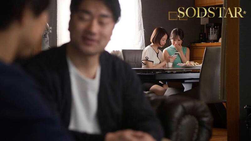 スワッピング趣味の変態夫婦にNTR性癖を植えつけられる！純粋ウブな庶民妻を金持ち夫妻に貸出したことでインモラルな快楽に沼ってしまう 小湊よつ葉