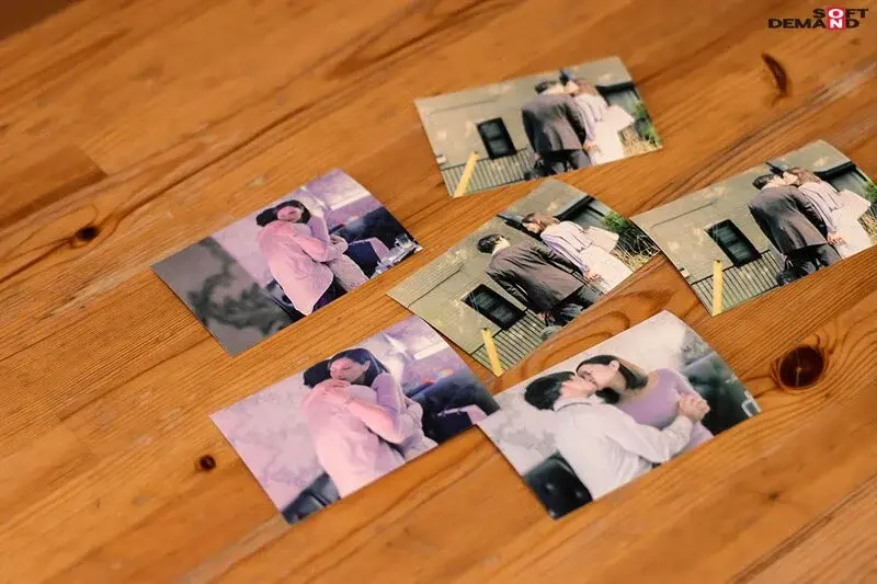 Insatiable PTA Mom (43) Mariko Kotou Relieves Her Sexual Frustration Through Weekly One-Hour Secret Karaoke Affairs with Her Eldest Son's Young Teacher[Origin]