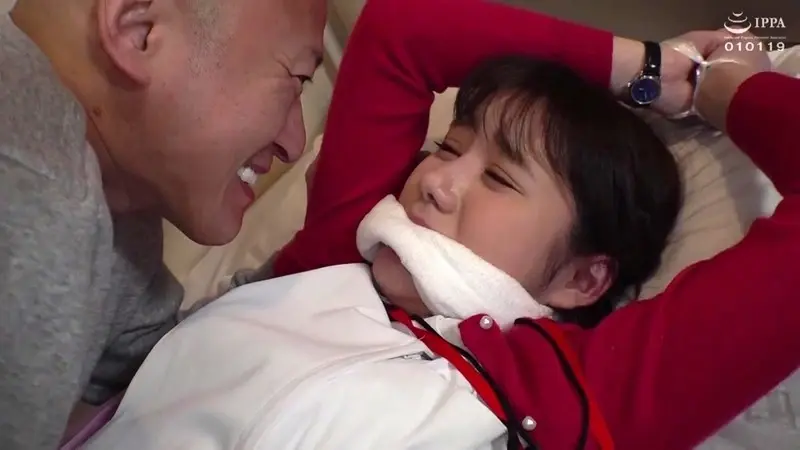 Night Shift Ward Assault 5: A rookie nurse making her solitary rounds in the late-night hospital room gets her pristine white uniform torn apart in a non-consensual encounter with internal finishing[Origin]