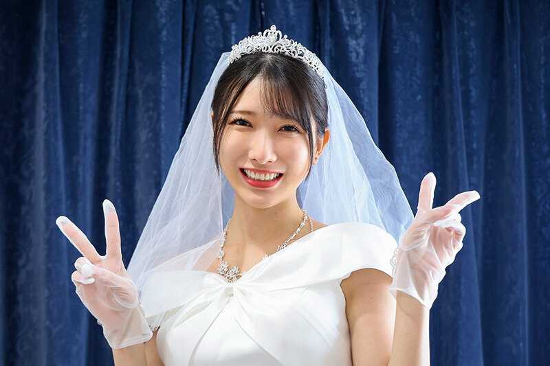 A heartwarming story about Hikaru Miyanishi, a dedicated and hardworking girlfriend who made promises of love, and her journey through unexpected video communications[Origin]